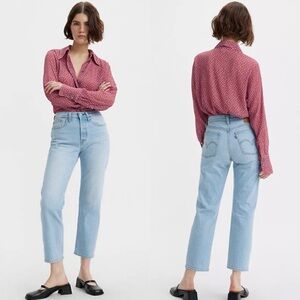 Levi’s Wedgie Straight Fit Jeans in Fully Baked Light Wash Size 33